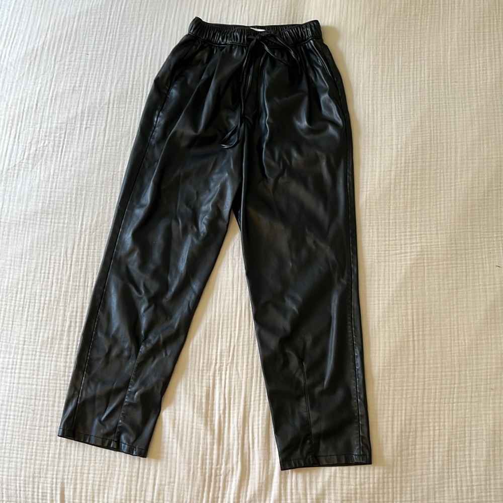 ZARA FAUX LEATHER PANTS SIZE XS